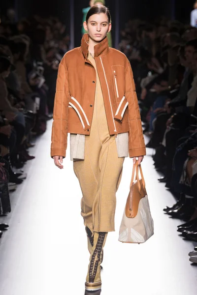 Look 22